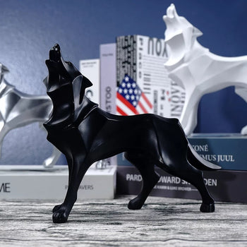 Resin Howling Wolf